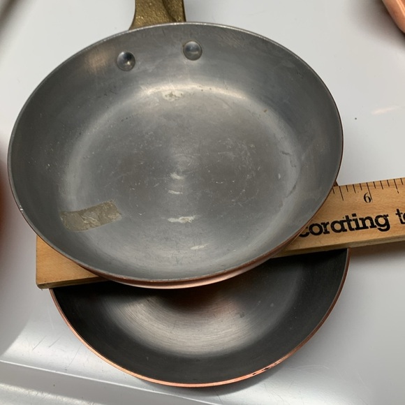 Mini brass frying pans and pot - Picture 9 of 14